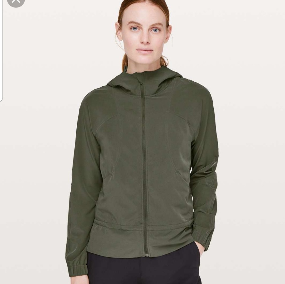 Lululemon camo green pack it up jacket